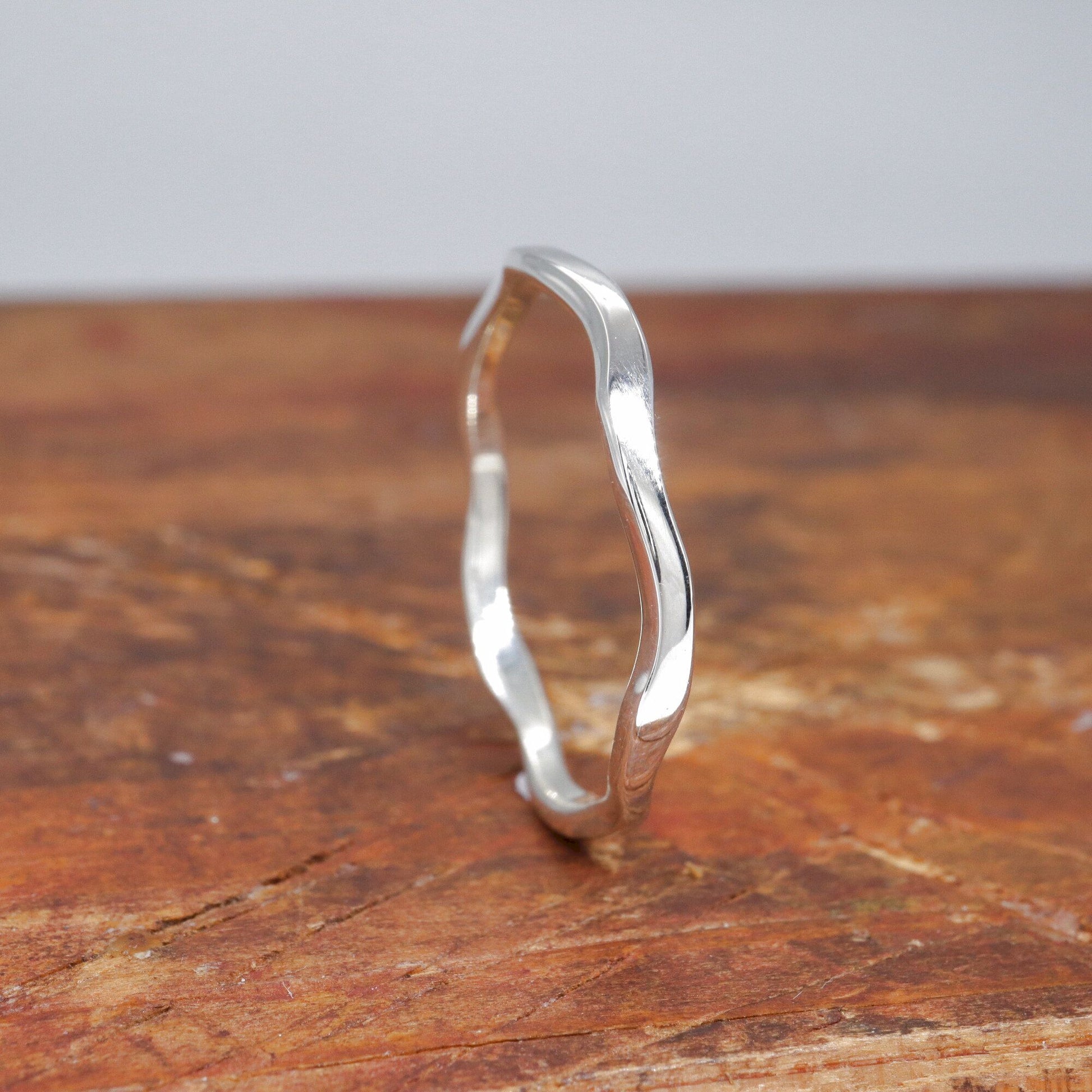 Celtic Wave Scottish white gold narrow wedding ring - Gretna Green Wedding Rings