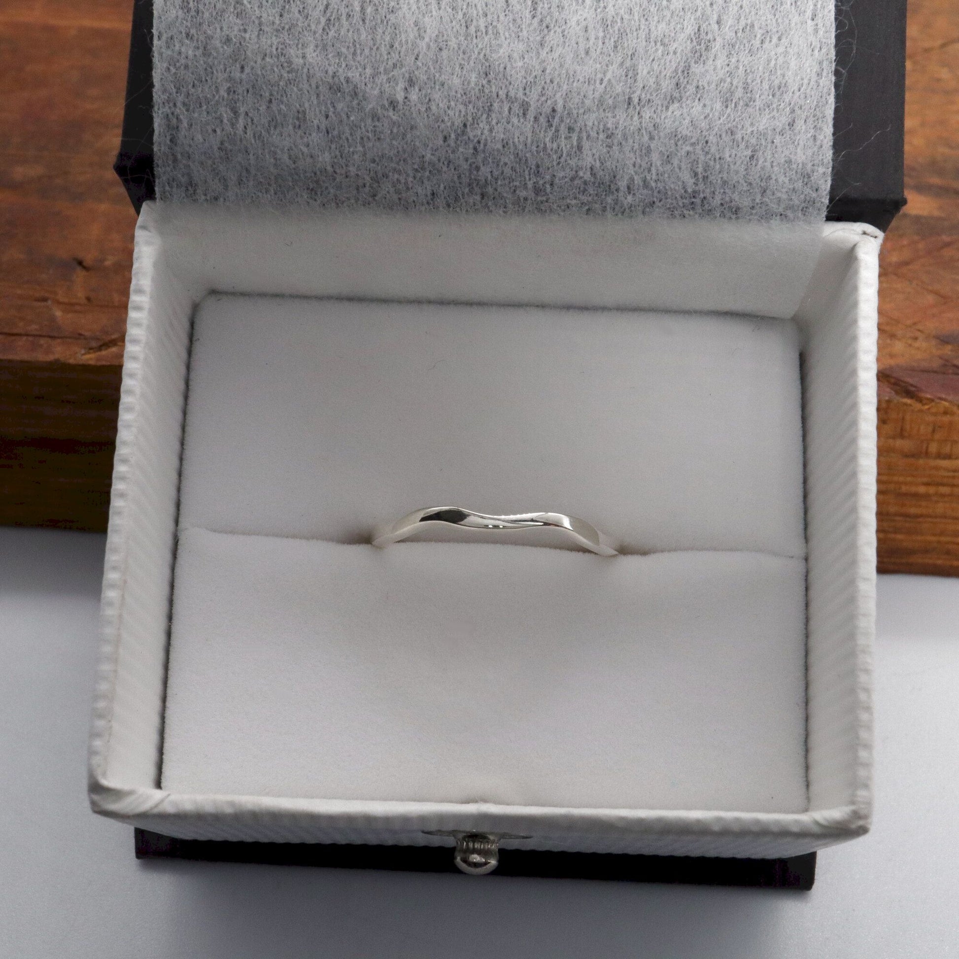 Silver Celtic Wave Scottish narrow wedding ring - Gretna Green Wedding Rings