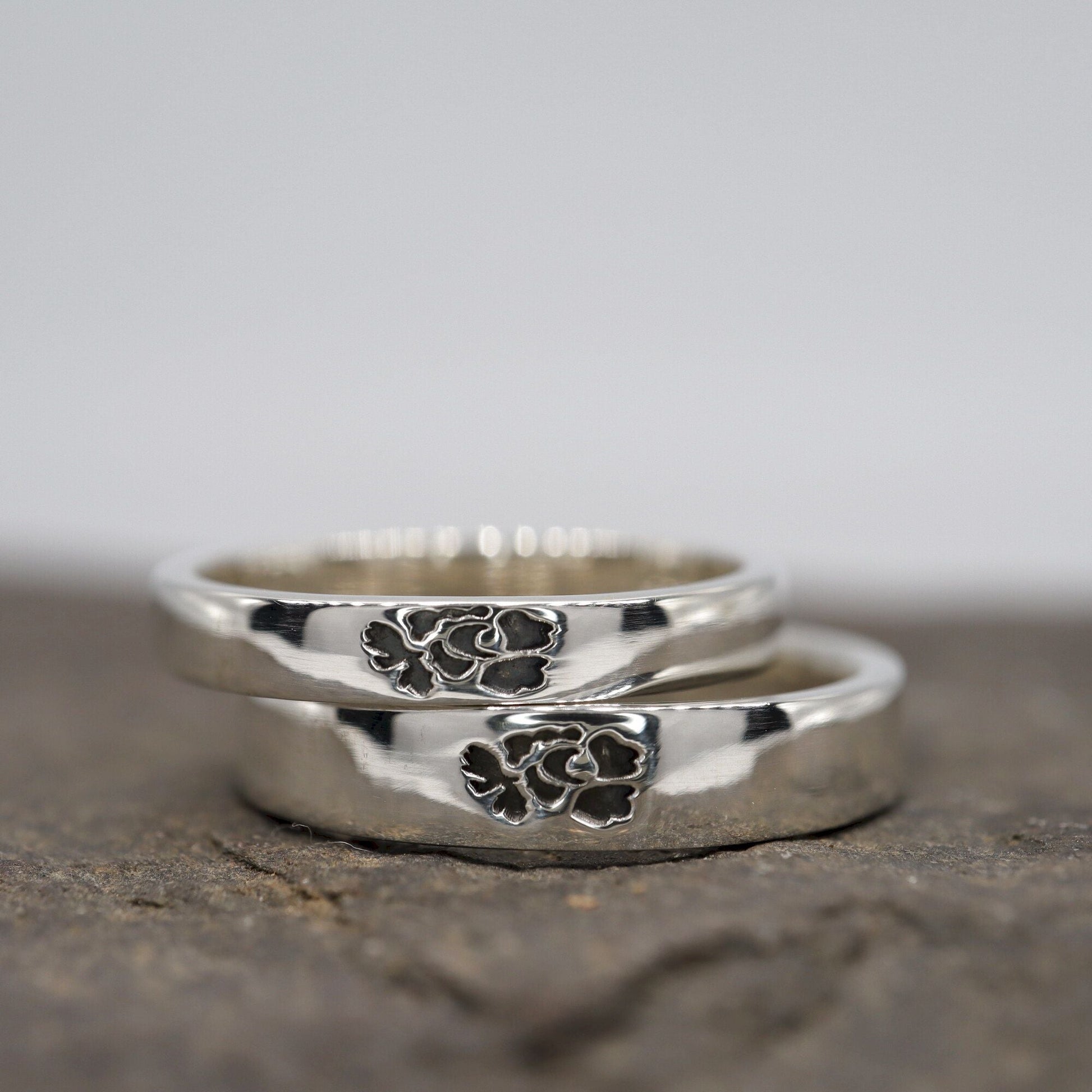 English Rose 3mm and 4mm silver wedding ring set - Gretna Green Wedding Rings