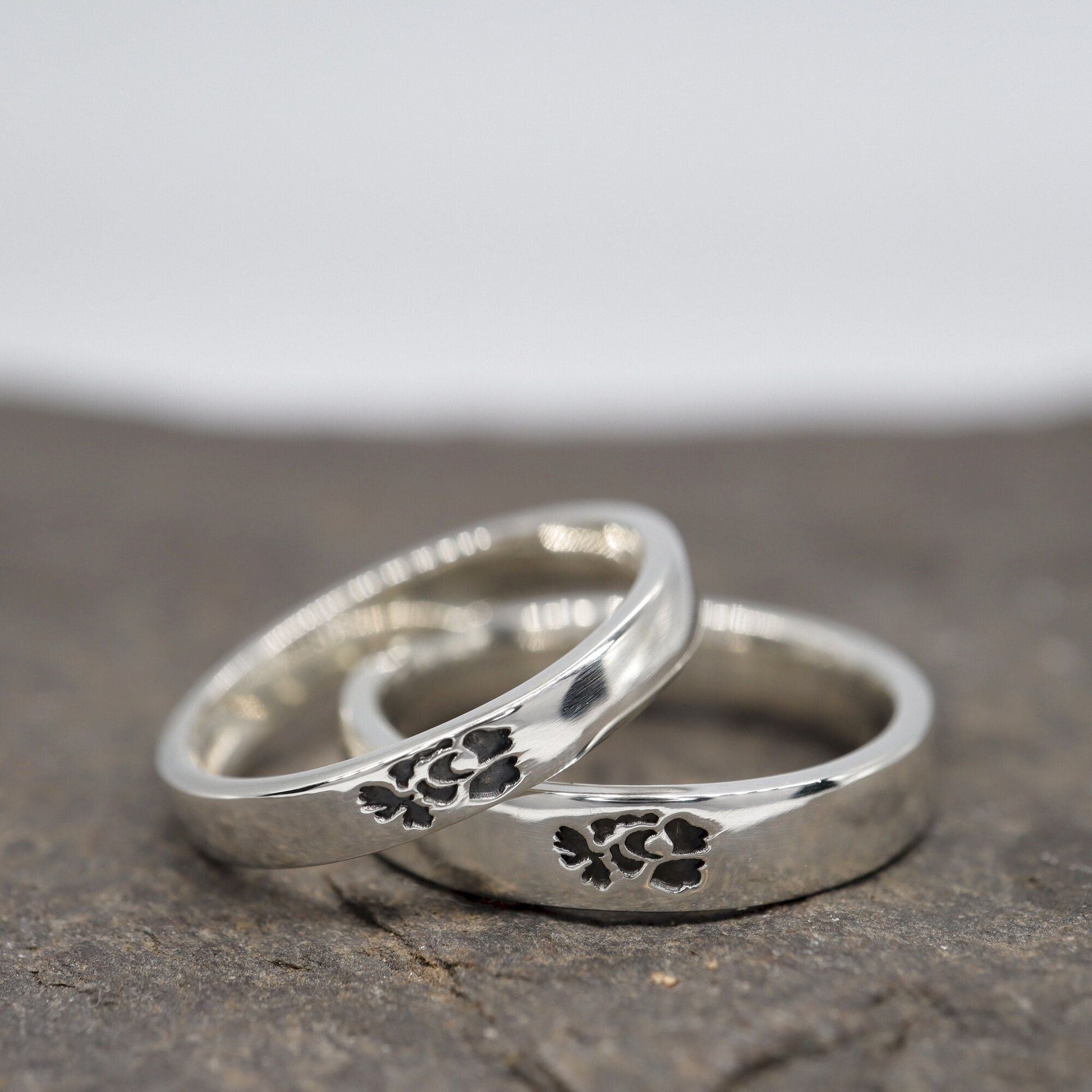 English Rose 3mm and 4mm silver wedding ring set - Gretna Green Wedding Rings