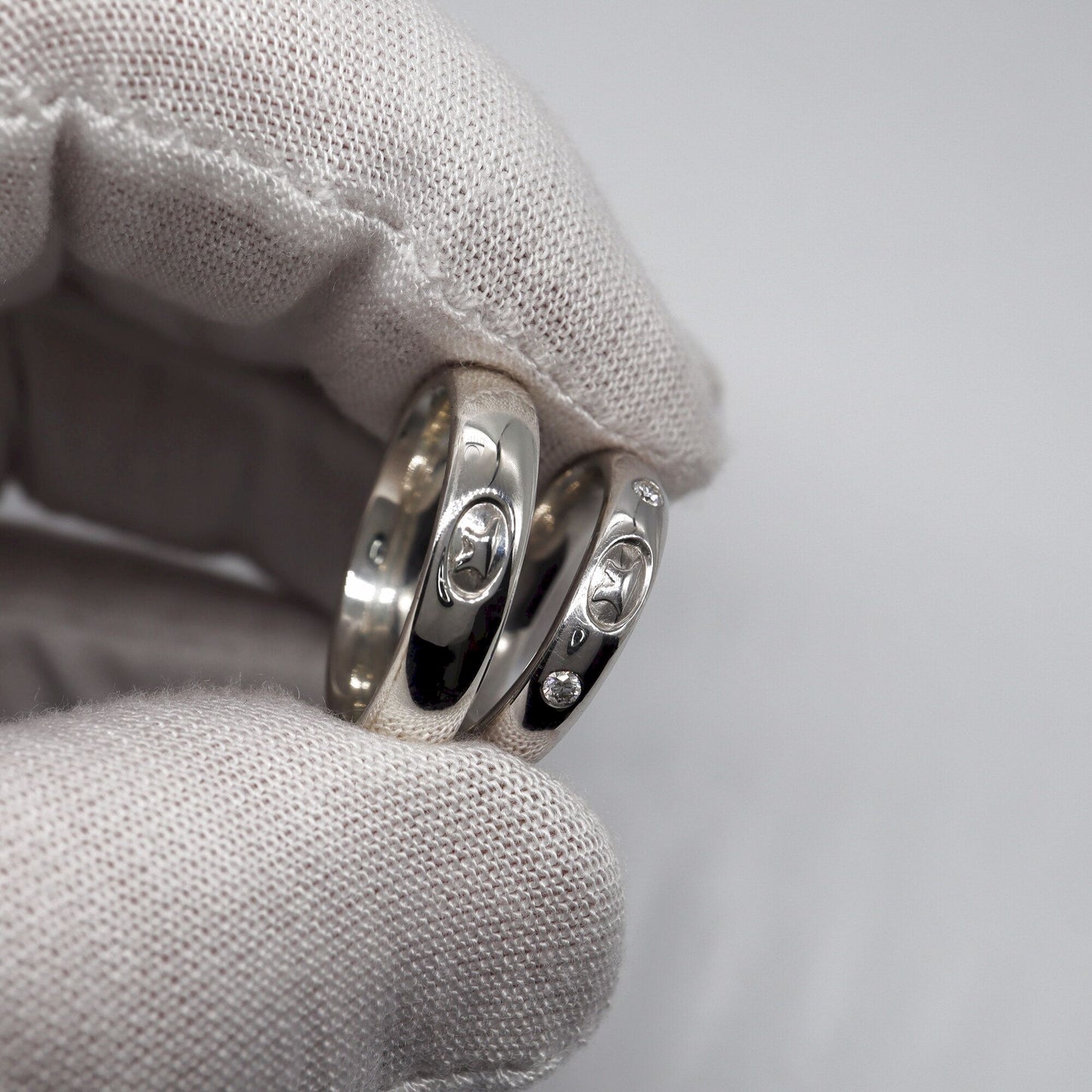 Diamond Anvil wedding ring sets. - Gretna Green Wedding Rings
