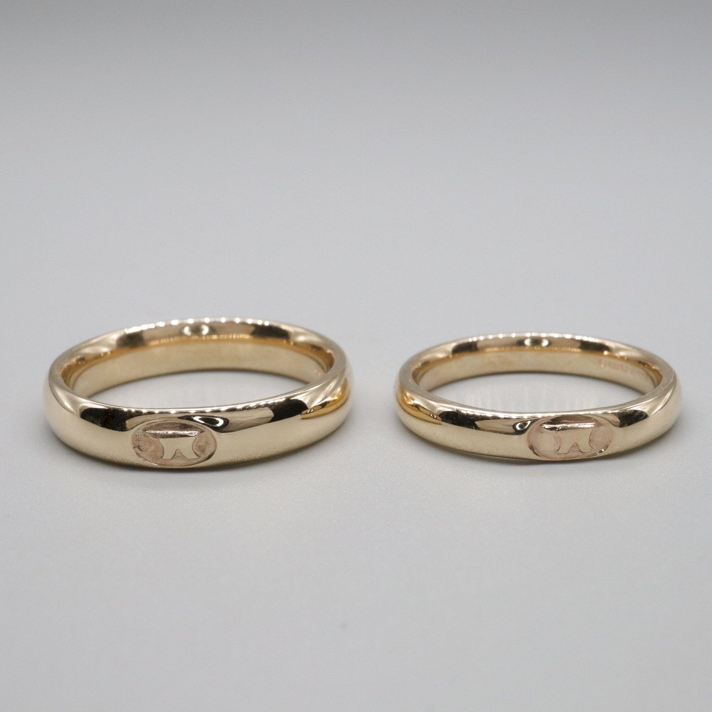 Anvil 3 & 4mm gold matching ring set. - Gretna Green Wedding Rings