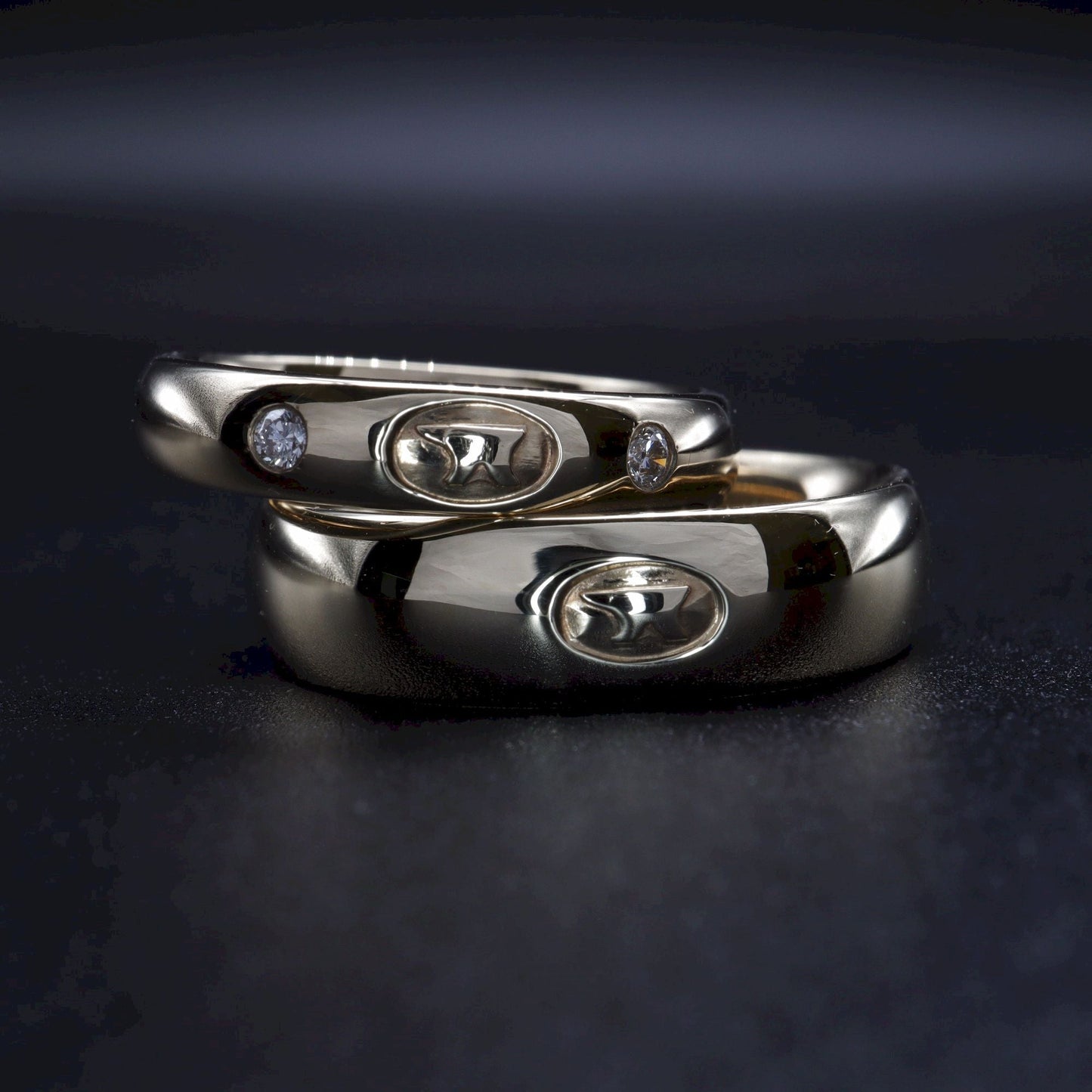 Gretna Green Anvil matching 18ct gold ring set, 4mm diamond and 6mm classic - Gretna Green Wedding Rings