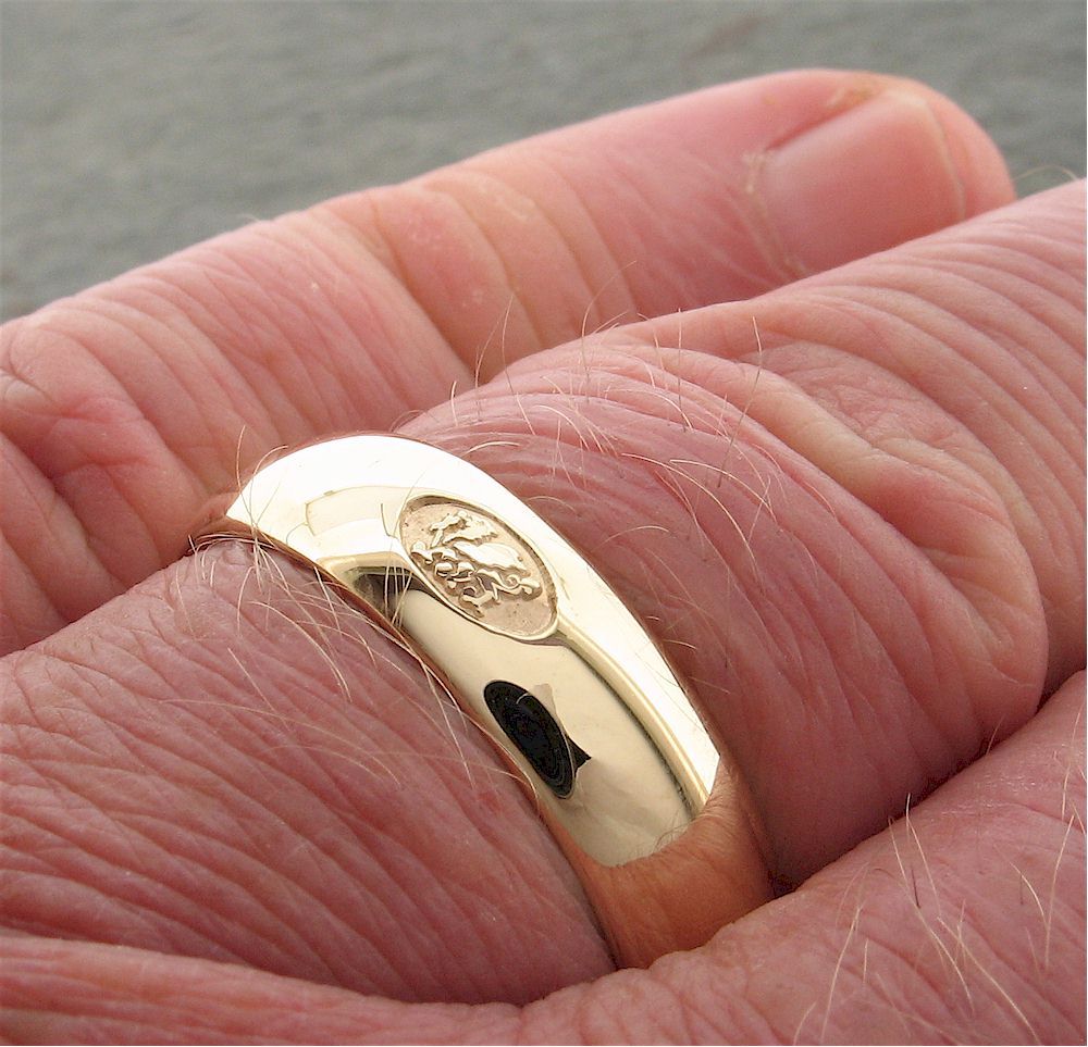 Welsh Dragon gold wedding ring sets. - Gretna Green Wedding Rings
