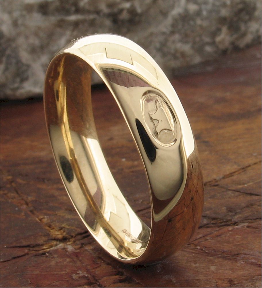 Wedding ring 5mm to 6mm Gretna Green Anvil yellow gold medium court - Gretna Green Wedding Rings