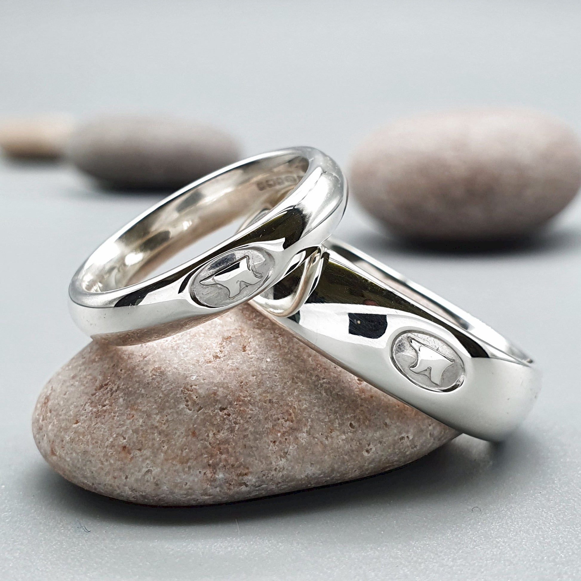 Anvil silver his and hers matching Gretna Green ring set, 4mm and 6mm - Gretna Green Wedding Rings