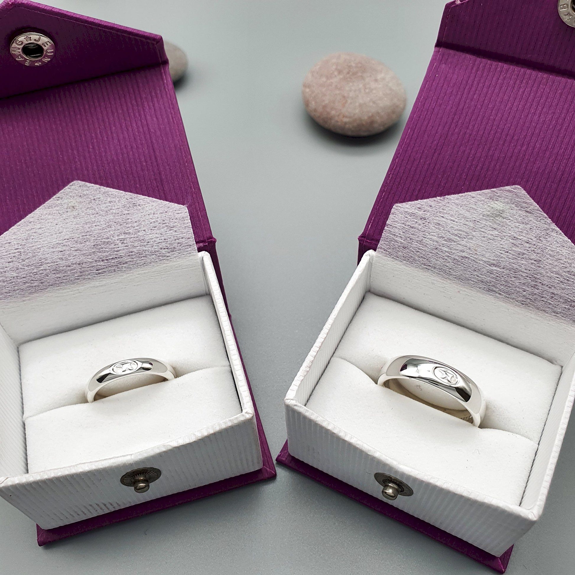 Anvil silver his and hers matching Gretna Green ring set, 4mm and 6mm - Gretna Green Wedding Rings