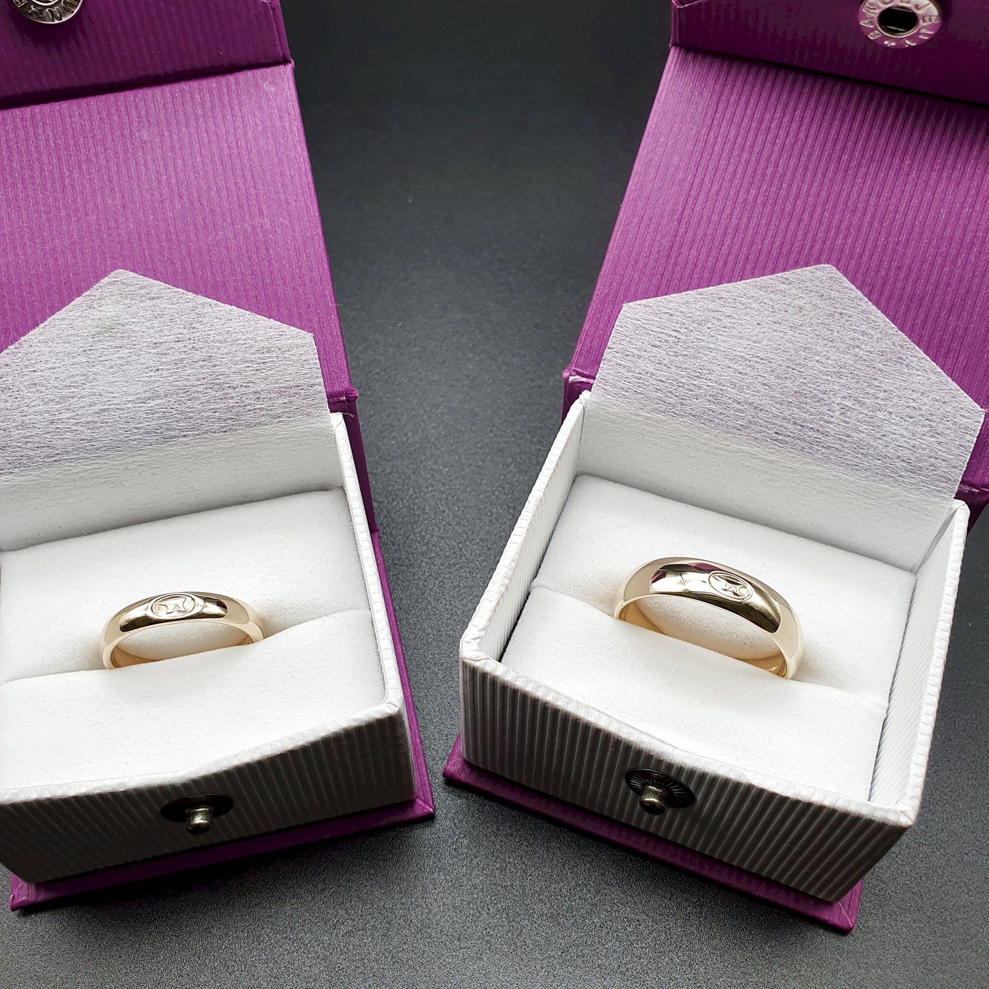 Gretna Green matching gold ring set, 4mm and 6mm - Gretna Green Wedding Rings