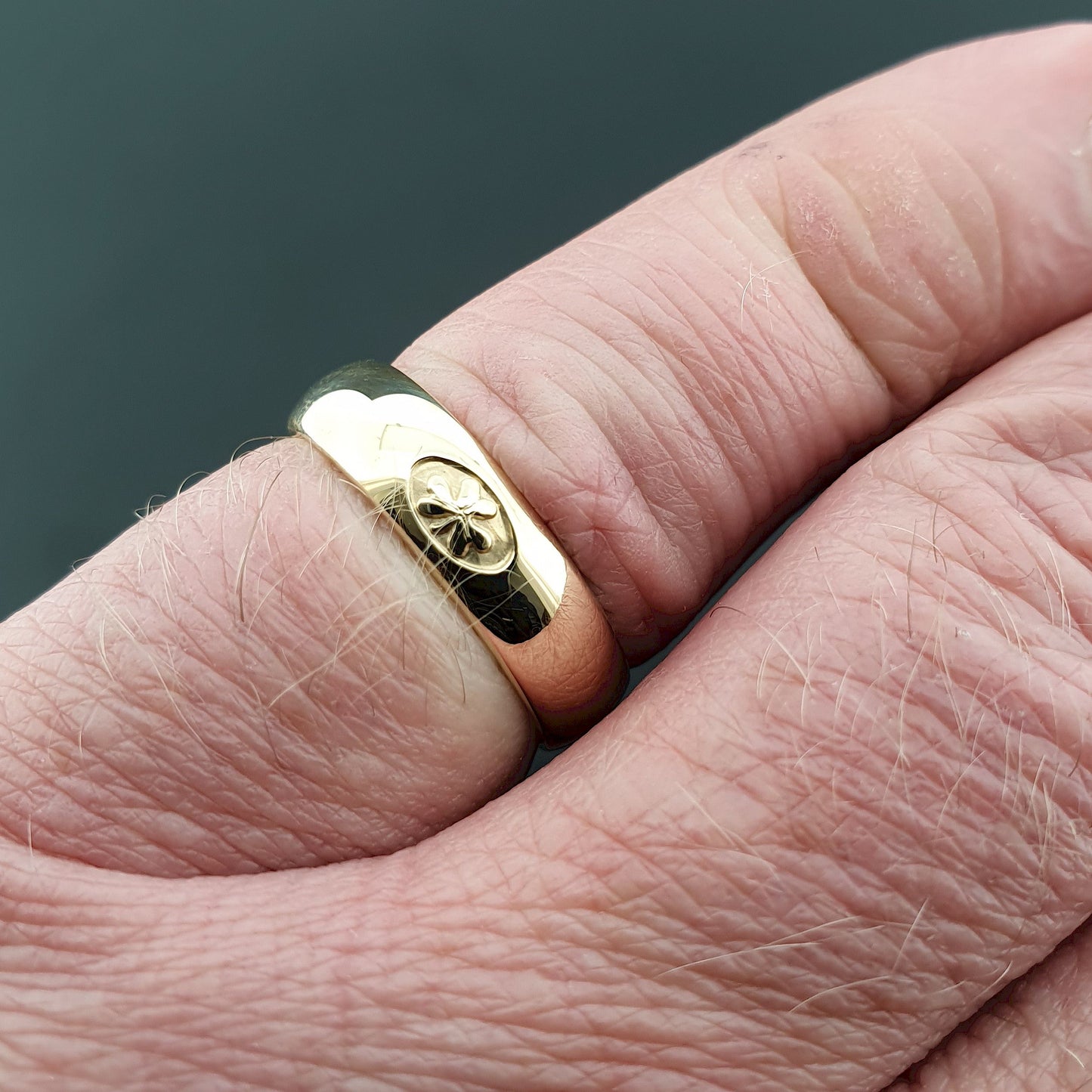 Irish Shamrock yellow gold wedding ring - Gretna Green Wedding Rings