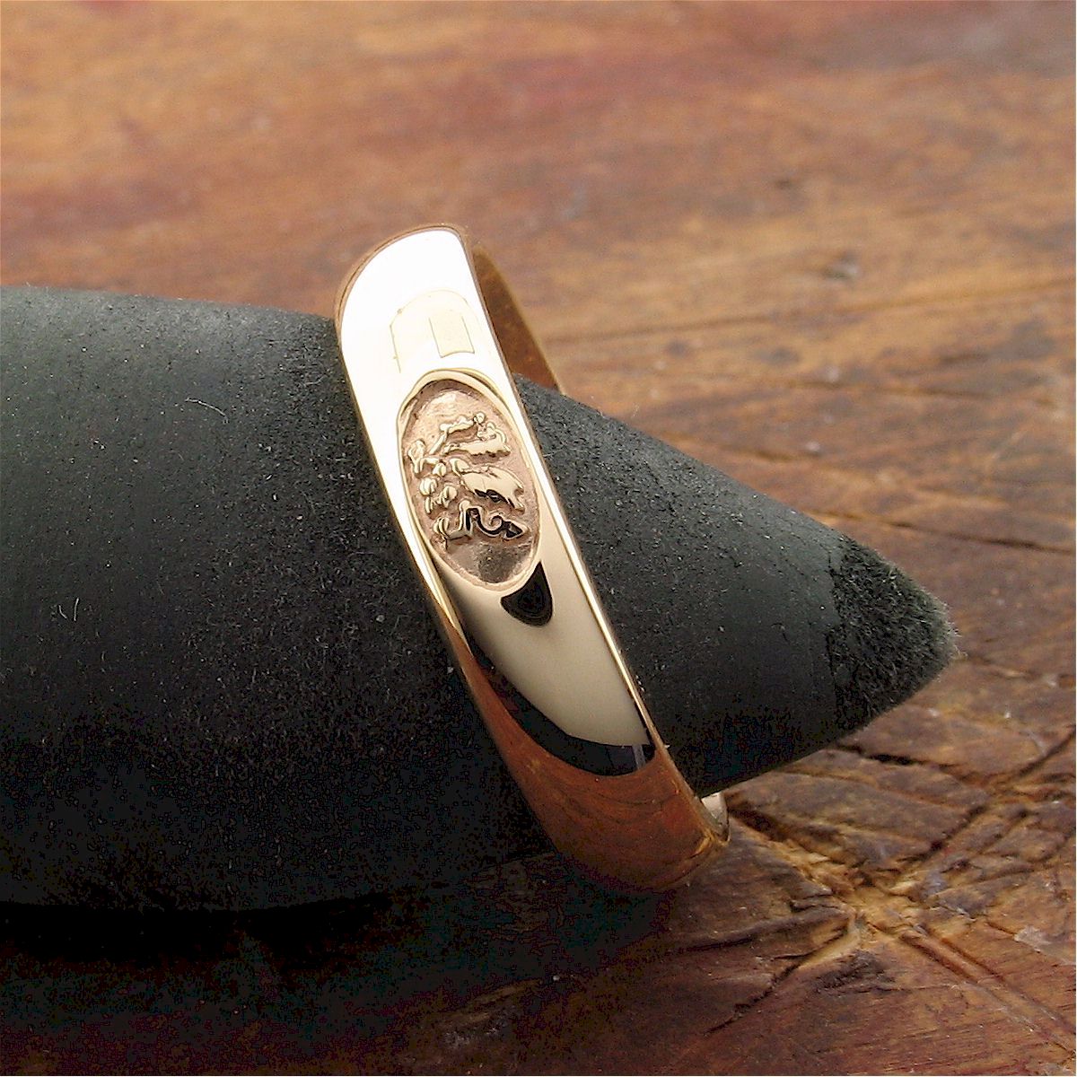 Welsh narrow gold wedding ring - Gretna Green Wedding Rings