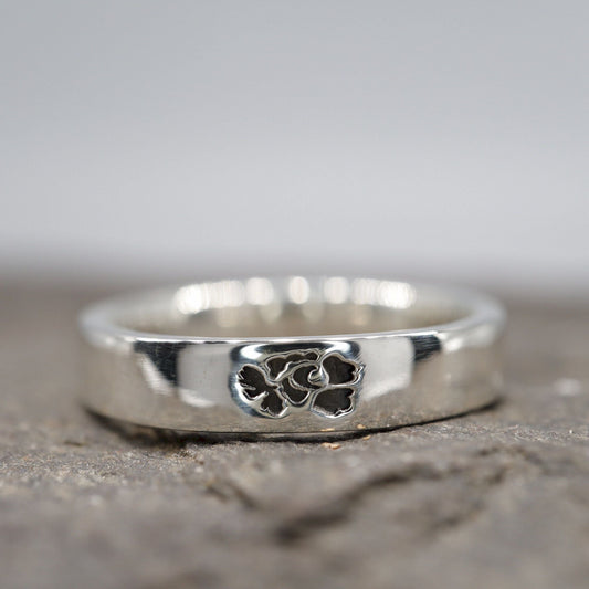 Silver flat wedding ring 3mm to 4mm English Rose narrow band. - Gretna Green Wedding Rings