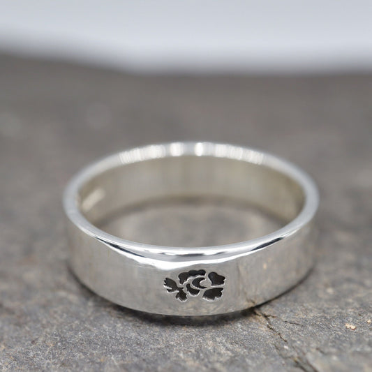 Silver flat wedding ring 5mm to 6mm English Rose band. - Gretna Green Wedding Rings