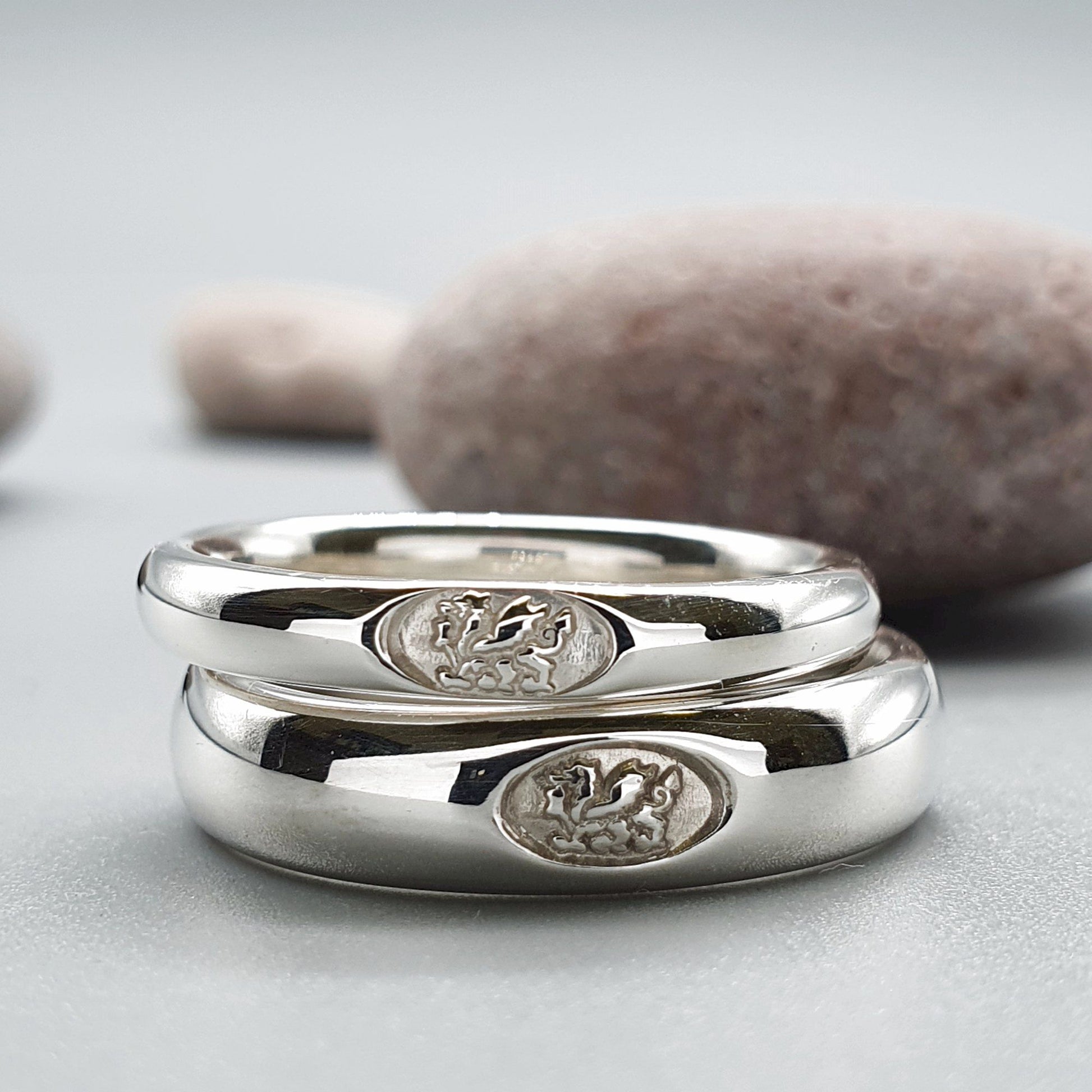 Welsh Dragon gold wedding ring sets. - Gretna Green Wedding Rings