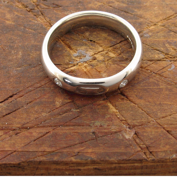 Diamond wedding ring 3mm-4mm Gretna Anvil narrow womens in white gold - Gretna Green Wedding Rings