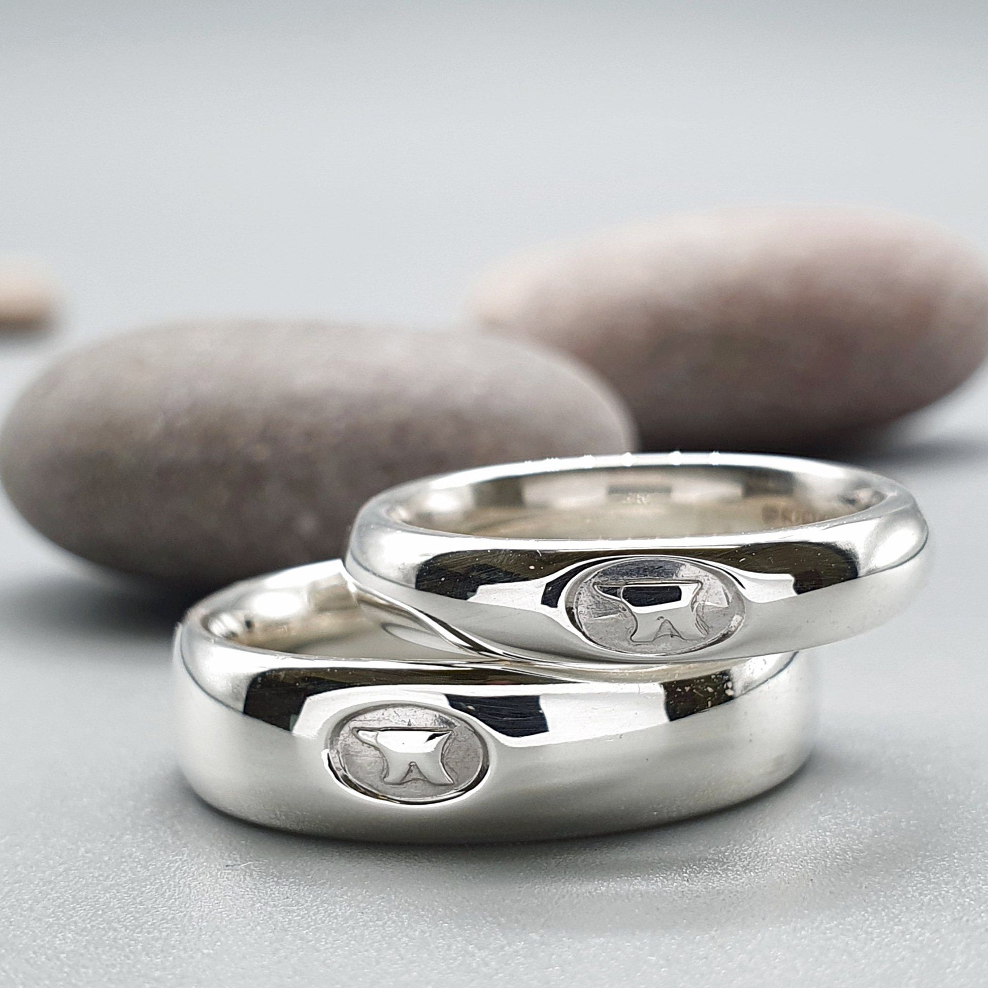 Anvil silver his and hers matching Gretna Green ring set, 4mm and 6mm - Gretna Green Wedding Rings