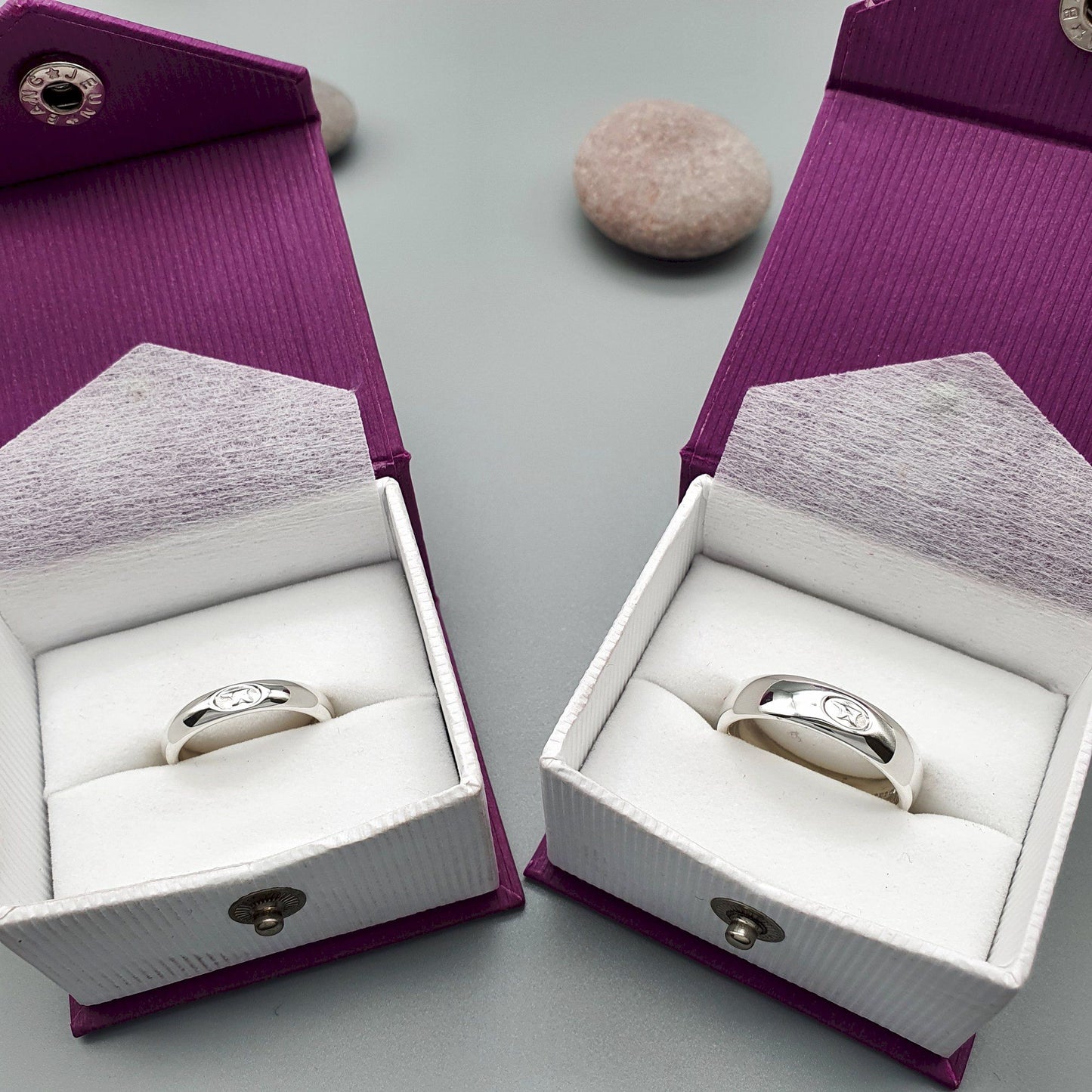 Anvil his and hers white gold matching Gretna Green ring set, 4mm and 6mm - Gretna Green Wedding Rings