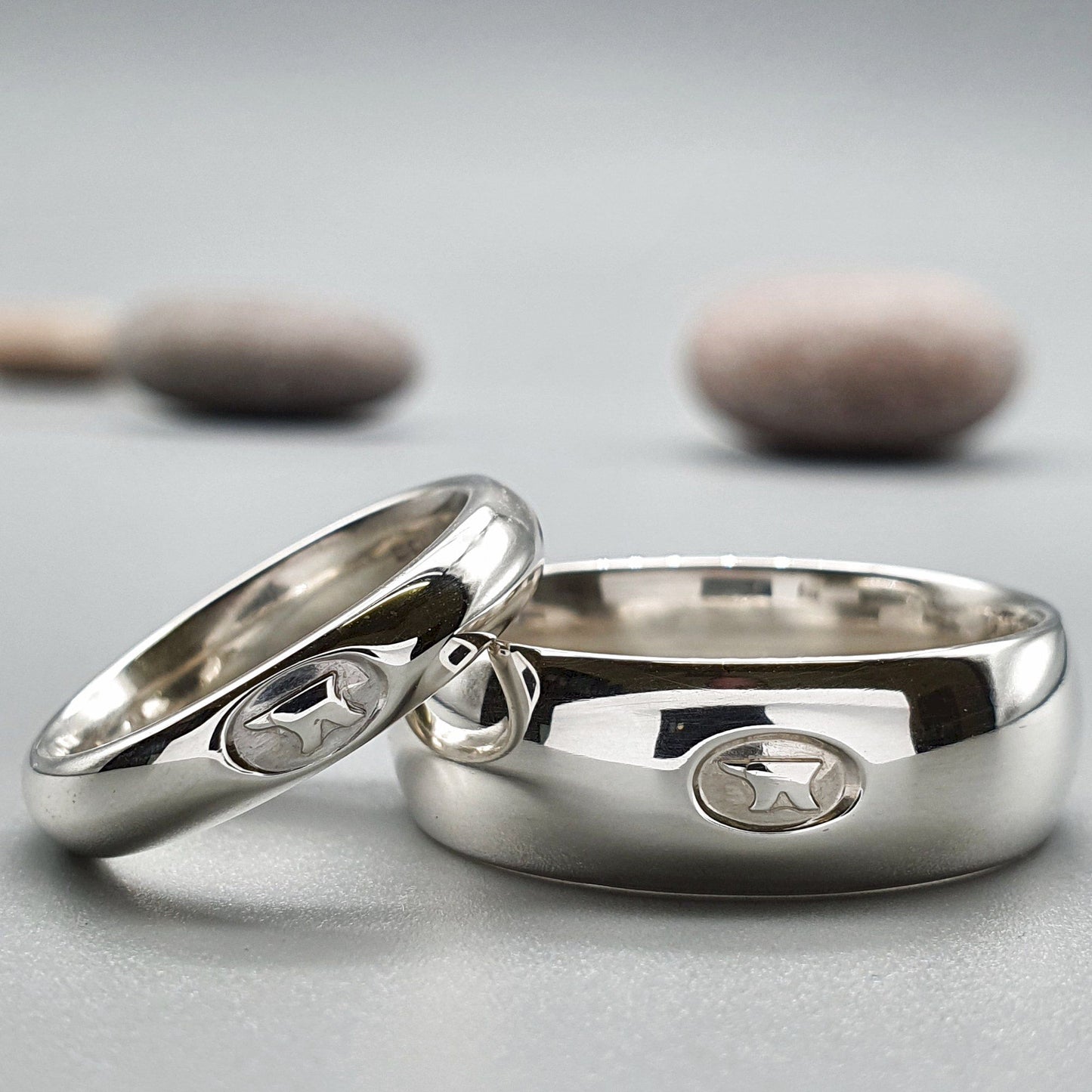 Anvil his and hers wide silver matching Gretna Green ring set, 4mm and 8mm - Gretna Green Wedding Rings