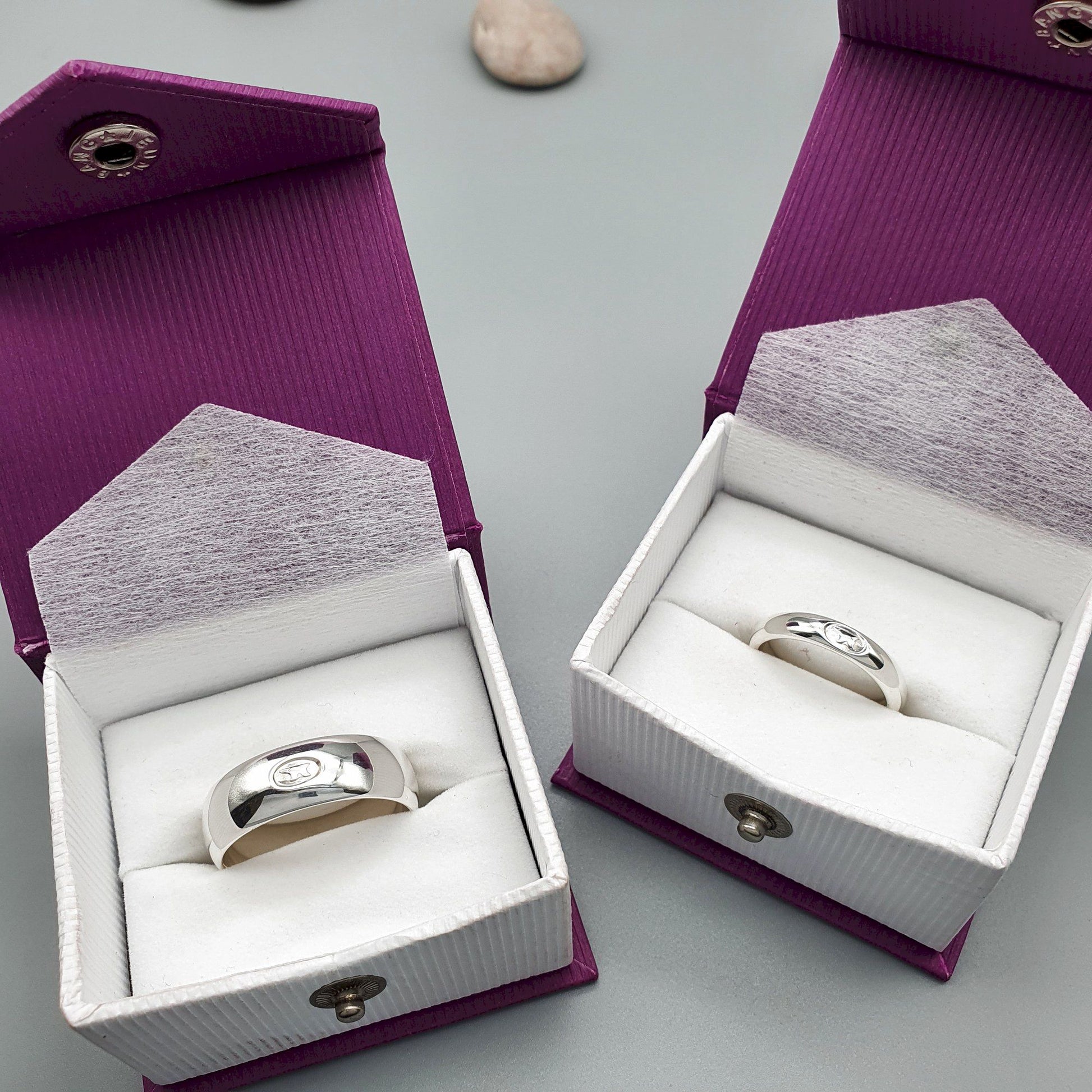 Anvil his and hers wide silver matching Gretna Green ring set, 4mm and 8mm - Gretna Green Wedding Rings