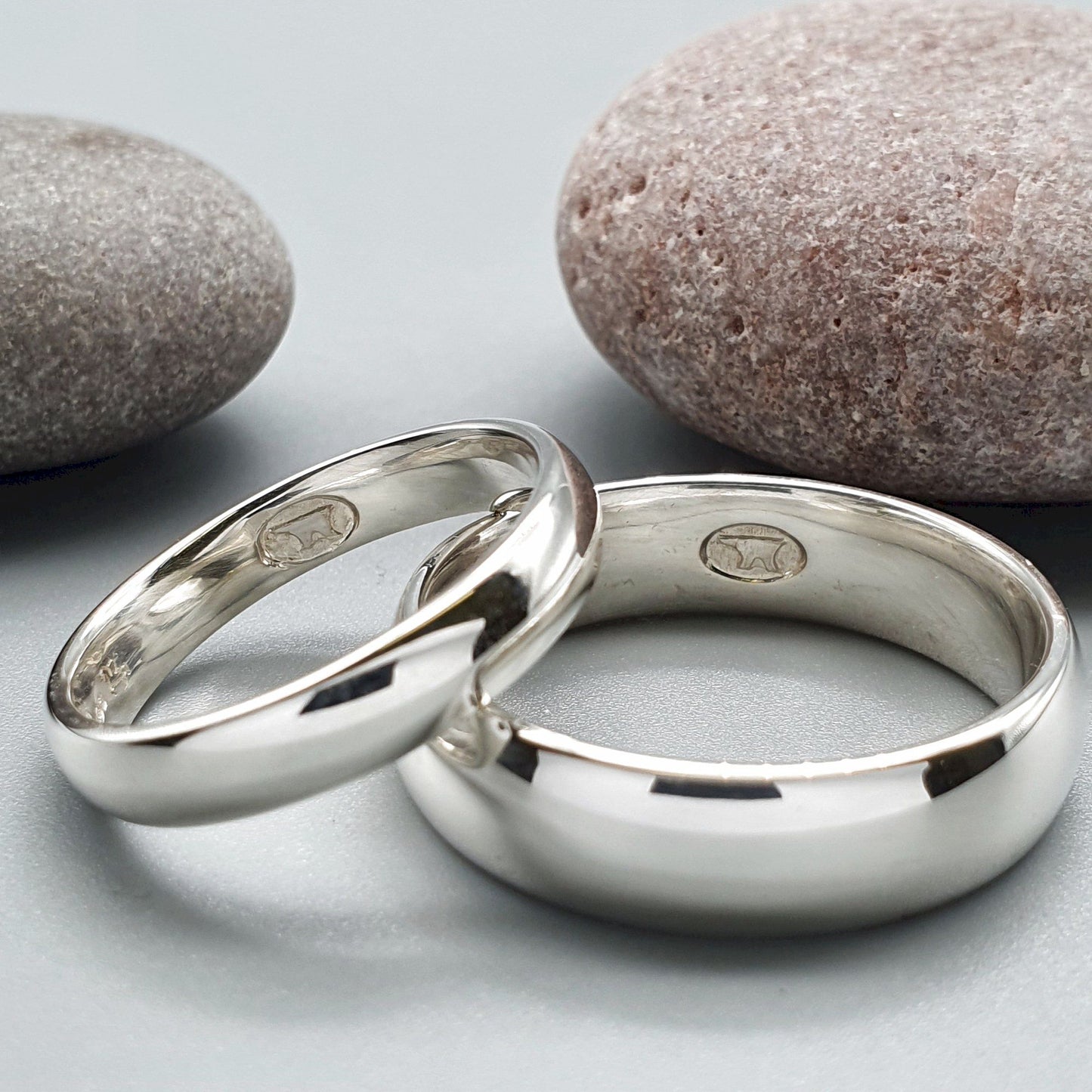Matching white gold Secret Gretna Green ring set, 4mm and 6mm - Gretna Green Wedding Rings