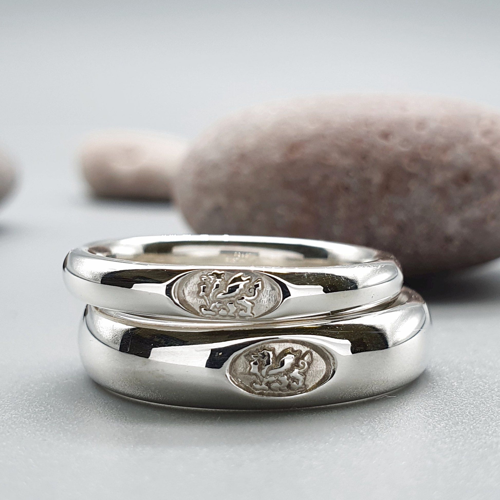 Welsh Dragon silver matching wedding ring set, 3mm and 4mm - Gretna Green Wedding Rings