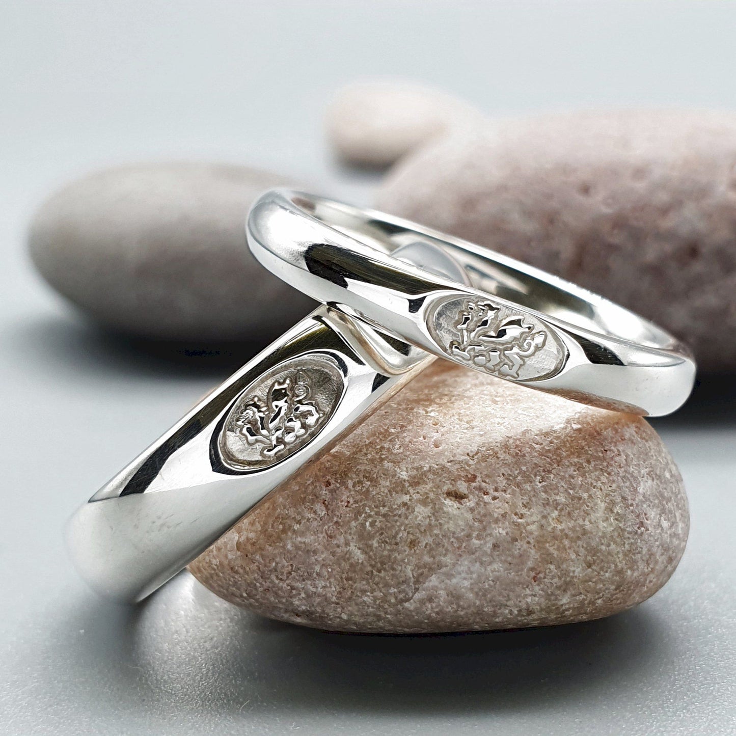 Welsh Dragon silver matching wedding ring set, 3mm and 4mm - Gretna Green Wedding Rings