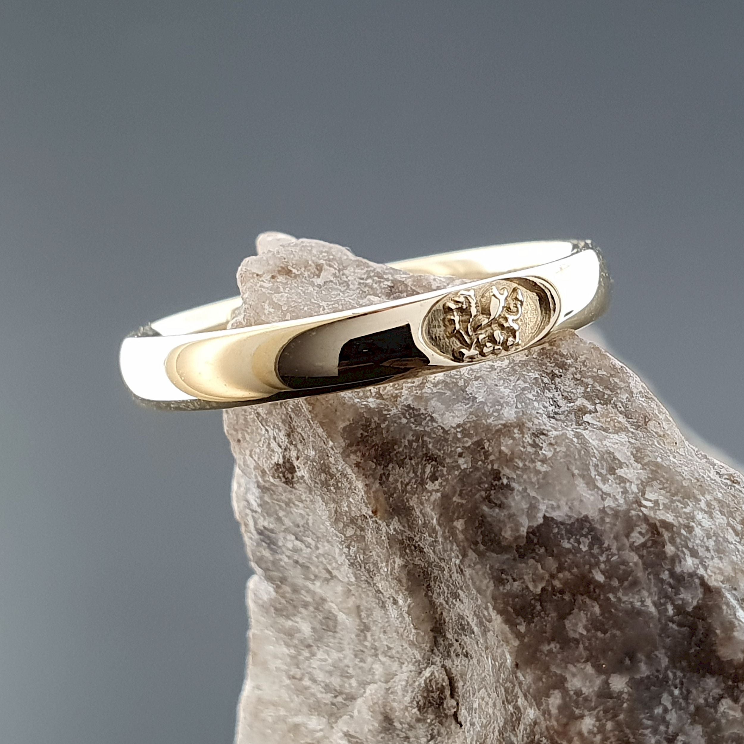 Welsh Design Gold Rings Welsh narrow gold wedding ring – Gretna Green Wedding Rings